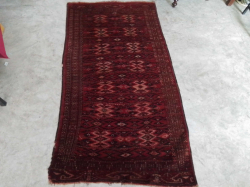 Baluch Persian Carpet. 103x196 Cm.