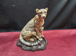 A Very Nice American Vintage Living Stone Cheetar Family Safe & Sound 23 Cm. Ornament Stamped to Base. 