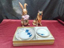 2 Resin of Lovely Animals and 6 Lovely Japanese Plates with Signed ( new in box)