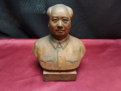 Antique Chinese bronze chairman Mao Zedong statue. W.16 H.18 Cm.