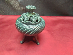 Vintage Chinese incense burner. W.10 H.14 Cm. 