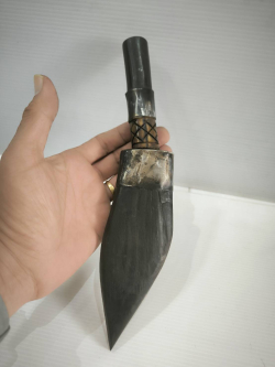 An antique small kukri in wooden scabbard. 25 Cm.Long