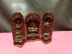 A Very Good Condition Vintage Carved 3 God Buddha Travel Shrine Triticale 6