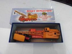 A Rare Dinky toy 927, 20 ton coles boxed grane in very good condition all the way from America including match box metal rare car