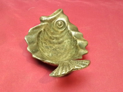 A Small Fish Dish. L.14 W.10 Cm.