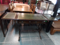 A Lovely Green Leather top Sofa Table(39). W.51 L.150 H.76 Cm.
