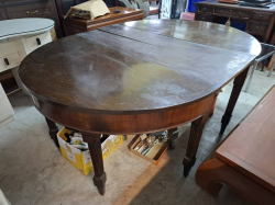 Large Georgian Style 19th century mahogany extendable 6 leg 2 Leaf Dining table. Approx. 79x132 cm H.73 cm