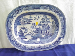 A Large Early Meat Plats in Willow Pattern with very Good Colour. W.37 L.47 Cm.