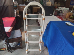 Standing Rack with 4 Glass Shelves. L.40 W.30 H.133 Cm.