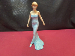 A 2007 Royal Doulton DIANA PRINCESS OF WALES figurine in perfect condition 9 inches high