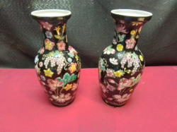 A pair if very old Chinese Famille noire vases 9