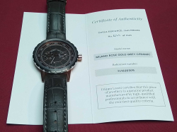 Rose gold  and ceramic quartz chronometer (Limited edition)