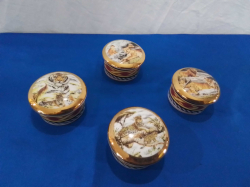 4 Porcelain Trinket Boxes. W.6 Cm.