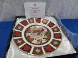 A Royal Crown Derby Boxed Limited Edition Xmas Plate No.909. W.22 Cm. 