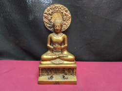 Classic Seated Brass Buddha in Meditation (Dhyana Mudra) after enlightenment. W.14 D.10 H.25Cm. 