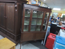 A Lovely Inlaid Mahogany Edwardian   China Cabinet with key. W.118 D.36  H.180 Cm.