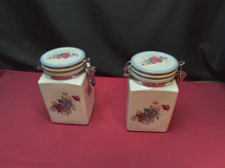 A Pair of love Japanese Jars. W.14 H.19 Cm.