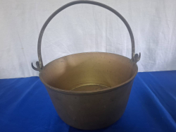 A Large and heavy brass jam pan. W.30 H.16 Cm.