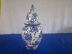 A Lovely Lidded bluw & white vase. W.18 cm H.40 cm