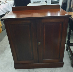 A very rare hard to funded 
Late Victorian Early Edwardian C,1900 2 door inlaid mahogany cupboard with original handle 
and upright back and original shelf inside. D.40 W.76 H.85 Cm.