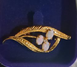 Beautiful Opal Brooch, Brass with 18K yellow gold plated with white Opal, Measurement of stone: 3*8MM