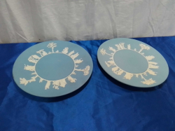 A Pair of Nice Wedgwood  Cabinet Plates in Jasperware. W.24 Cm.