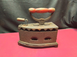 A Lovely Cast Iron Charcoal Iron. W.12 L.25 H.23 Cm.