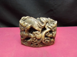 A Lov3ly Marble Carving of Chinese Dragons. W.12 H.10 Cm.