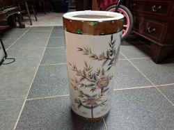 Very nice vintage Chinese porcelain umbrella/vase stand with Chinoiserie hand painted & embossed signed to base. 47x21 cm