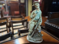 Capodimonte styel Hunter/Farmer figurine with shot gun & pip perfect condtion