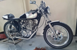 A Beautiful Fully Customized Yamaha SR 400 CC 1970 Motorcycle A Lovely Display Bike With Lots of Chrome and Stainless Steel.