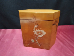 A Lovely Inlaid Chinese Wood Box in Hexagonal Shape. W.10 L.16 H.14 Cm.