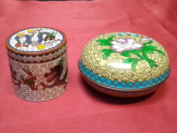 2 Nice Cloisonne Covered Bowls. W.5,8 Cm.