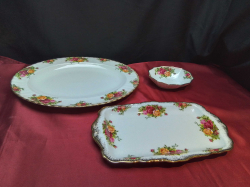 3 Pieces of Old Country Roses(Large Meat Plate 27x34 Cm.,A Tray and A Dish)