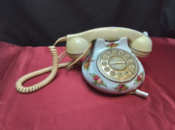 An Old Country Roses Telephone. 