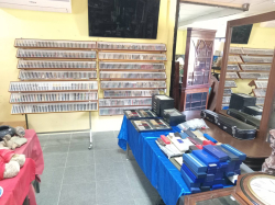 A Collection of Waterman, Parker and Sheaffer Pens with Stand and original case. Pens to include :
- 3x Parker parker centennial at 16,000 Baht each
- 2x Blue at 25,000 Baht each
- 3x Shaffer Gold Plated Caps 12,000 Baht each 
- 4x Shaffer Green 25,00