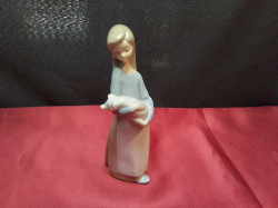 A vintage 1970s retired LLADRO figurine 