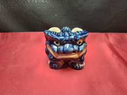 A lovely Japanese foo dog as a  trinket tray. L.13 W.10 H.8 Cm.