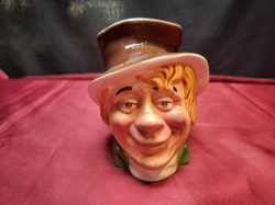 Charlies Dickens Toby jug Artful dodger. Dimension 12x13x14 cm