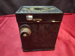 An old Kodak Ensign E20 
