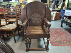19th Century Antique Monk's Bench of Carved Oak, 1890s. Dimensions: H.89 cm W.71 cm W.42 cm
