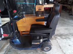 PRIDE Electric Tricycle with charger battery and 2 keys 