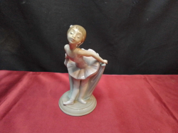 A 1991 retired LLADRO NAO ballet dancer figurine 