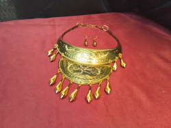 A Thai Gold Traditional Ethnic Collar Necklace with Matching Earrings. 