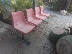 A Set of 4 Seat on A Frame. D.38 L.200 H.80 Cm.