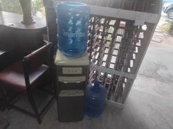 Imaeflex Hot and cold water Machine with 1 Spare tank.