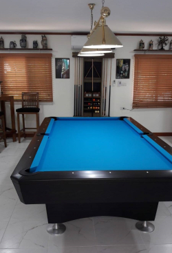 Diamond  Pool table 8ft long