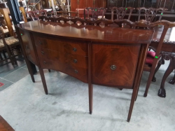 A Lovely Mahogany Serpentine Sideboard(33) D.54 L.159 H.92 Cm.