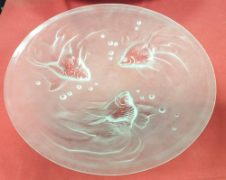 Art Deco style probably French frosted and clear bowl decorated with fish swimming and bubbles in the glass. W.30 Cm.