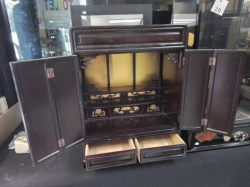 A high quality carved wood Oriental Buddha Cabinet W.46 D.34 H.61 Cm. 